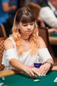 Annette Obrestad Player Photo